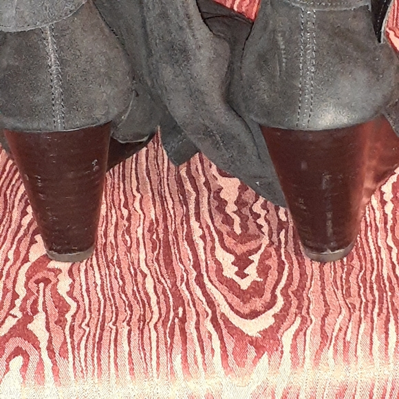 BCBG ENERATIC WOMEN'S LEATHER KNEE HIGH WEDGE BOOTS SIZE 7 1/2B 37 1/2 - Picture 4 of 10